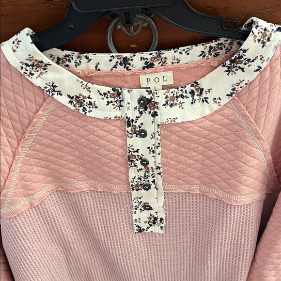 POL Quilted Pink And Cream Henley Blouse with Floral Accents Size Large NWOT - Picture 3 of 10